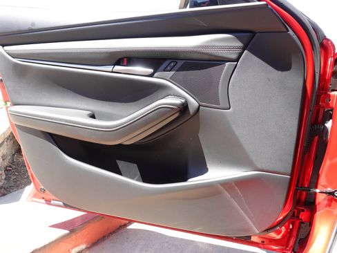 Certified 2025 MAZDA MAZDA3 s Sport image 21