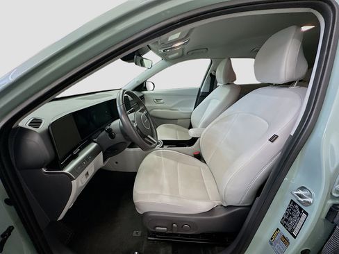 Used 2025 Hyundai Kona SEL image 13