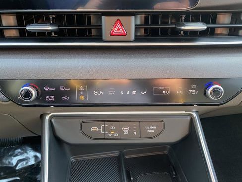 New 2026 Kia Carnival EX image 22