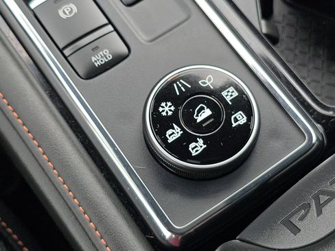 Used 2025 Nissan Pathfinder Rock Creek AWD/4WD image 6