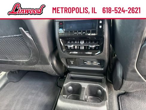 Used 2025 Jeep Grand Cherokee L Laredo AWD/4WD image 10