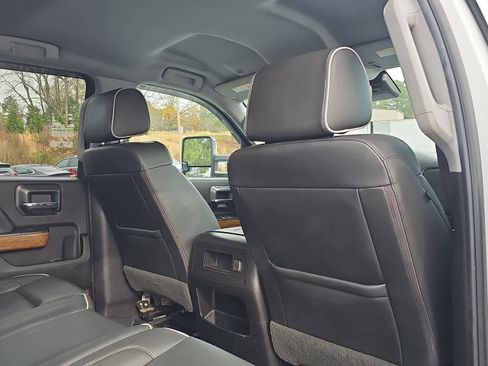 Used 2019 Chevrolet Silverado 2500 High Country w/ Duramax Plus Package image 33