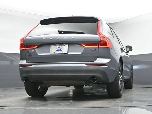Used 2019 Volvo XC60 T5 Momentum w/ Multimedia Package AWD/4WD image 16