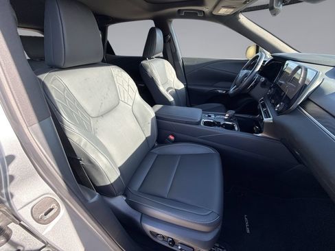 Used 2025 Lexus RX 350 Premium w/ Accessory Package (Z1) FWD image 16