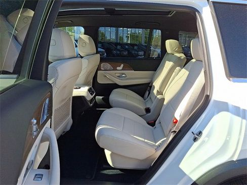 New 2025 Mercedes-Benz GLS 450 4MATIC image 9