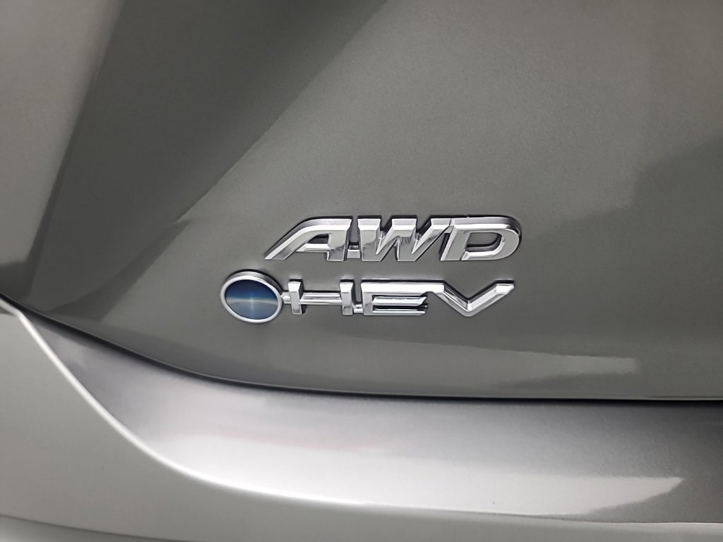 Used 2026 Toyota Camry XLE AWD/4WD image 11