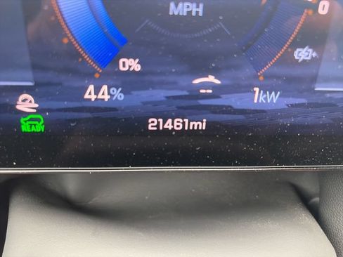 Used 2024 Chevrolet Equinox EV RS FWD image 16