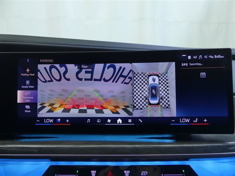 Used 2024 BMW i7 xDrive60 w/ Premium Package AWD/4WD image 8