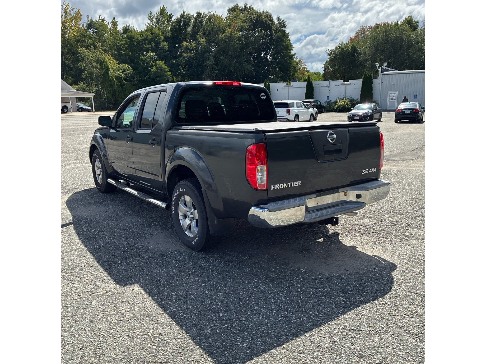 Used 2010 Nissan Frontier SE AWD/4WD image 7