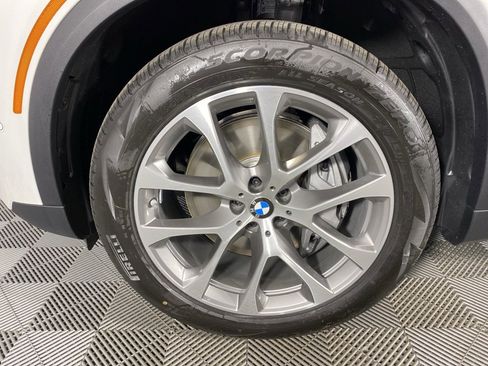 New 2026 BMW X5 xDrive50e image 5