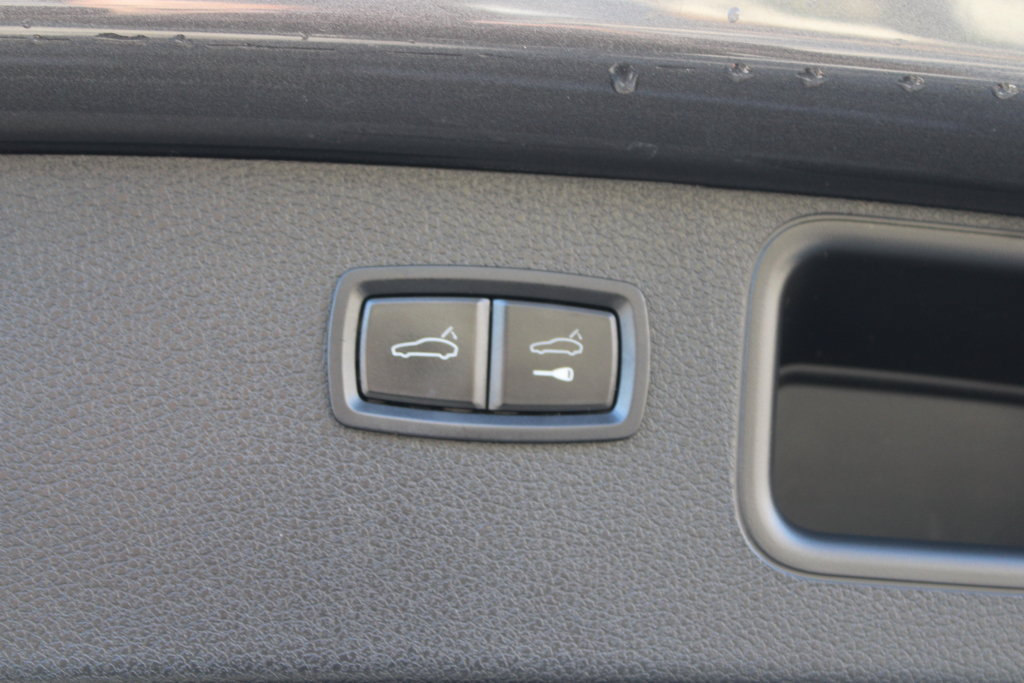 Used 2015 Porsche Macan S AWD/4WD image 9