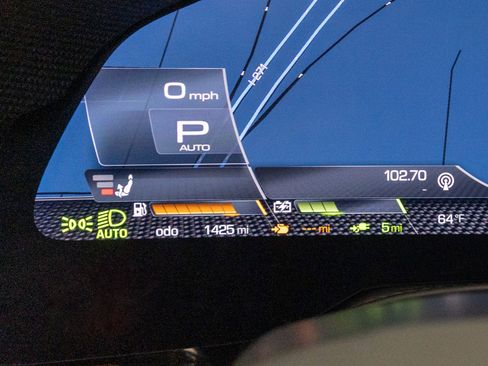 Used 2024 Ferrari SF90 Spider image 22