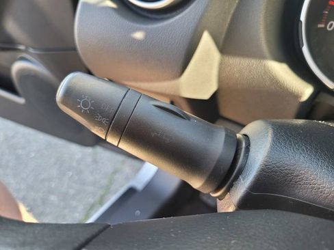 Used 2009 Nissan Rogue S image 26