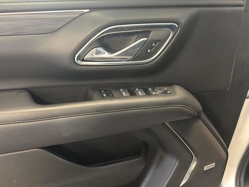 Used 2024 GMC Yukon XL SLT w/ SLT Luxury Package AWD/4WD image 10
