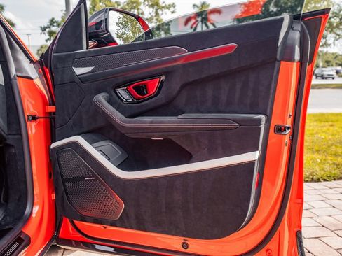 Used 2024 Lamborghini Urus Performante image 36