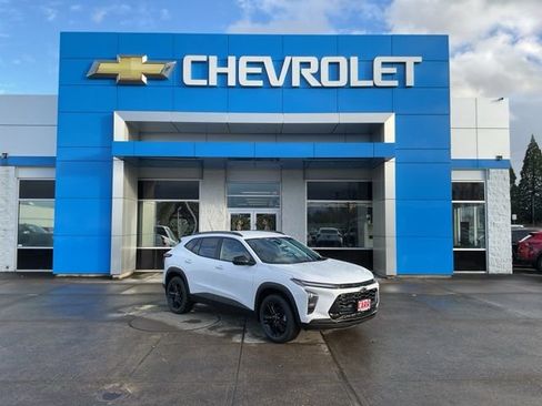 New 2026 Chevrolet Trax ACTIV w/ Driver Confidence Package image 1