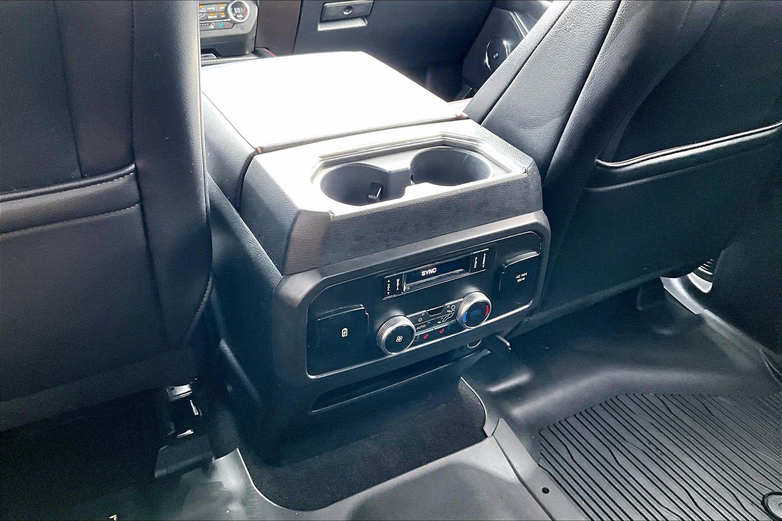 Used 2019 Ford Expedition Limited w/ Equipment Group 303A AWD/4WD image 10
