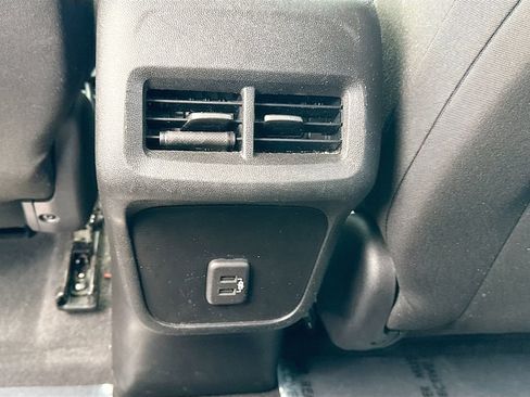 Used 2019 Chevrolet Equinox LT AWD/4WD image 19