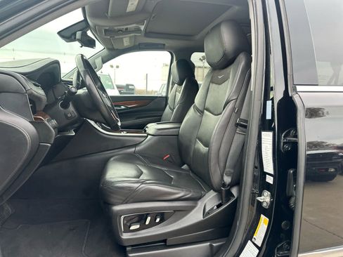 Used 2020 Cadillac Escalade ESV Premium Luxury image 26