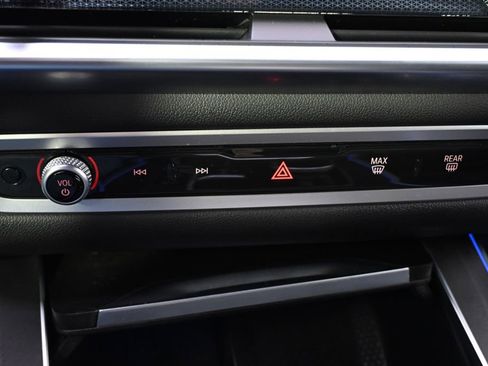 Used 2025 BMW X5 xDrive50e image 32