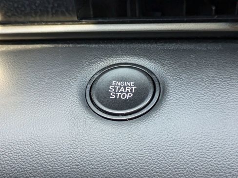 Used 2025 Hyundai Elantra Sport FWD image 28