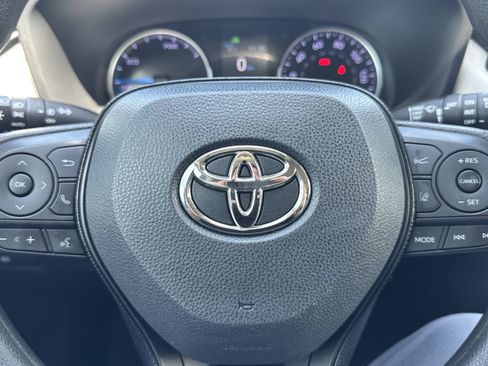 Used 2019 Toyota RAV4 XLE AWD/4WD image 31