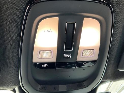Used 2023 Volvo XC40 Recharge Ultimate AWD/4WD image 31