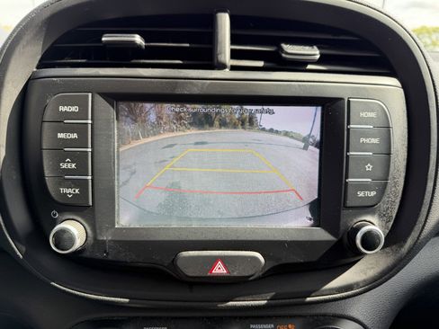 Used 2020 Kia Soul LX image 26