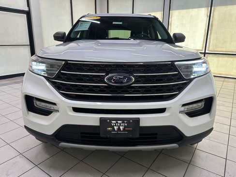 Used 2022 Ford Explorer XLT w/ Equipment Group 202A AWD/4WD image 9