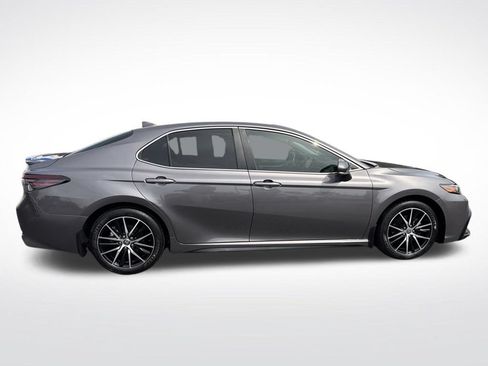 Used 2022 Toyota Camry SE FWD image 9