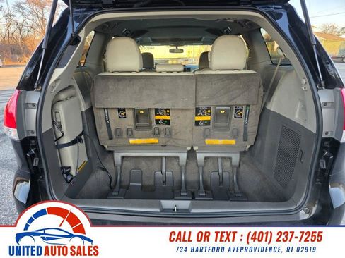 Used 2012 Toyota Sienna XLE image 13