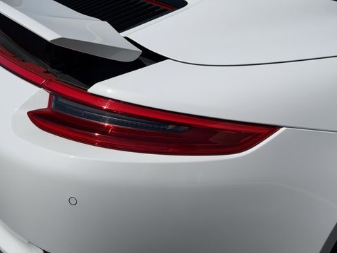 Certified 2018 Porsche 911 Carrera 4S image 13