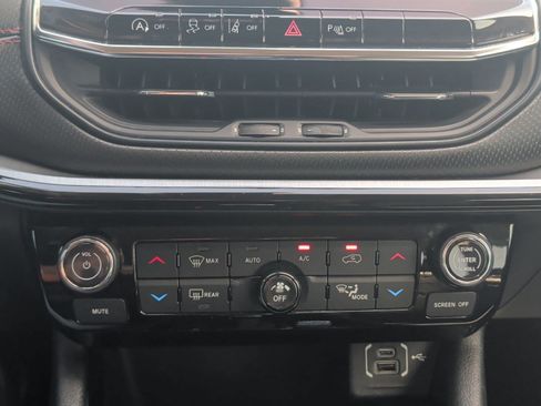 Used 2022 Jeep Compass Trailhawk AWD/4WD image 19