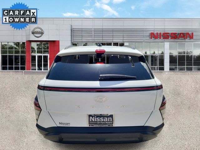 Used 2025 Hyundai Kona SEL FWD image 3