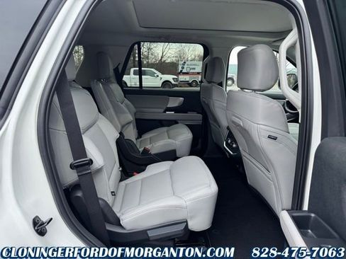 New 2025 Ford Expedition Active image 18