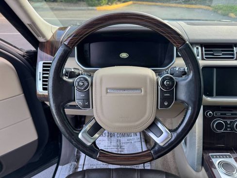 Used 2014 Land Rover Range Rover HSE image 18