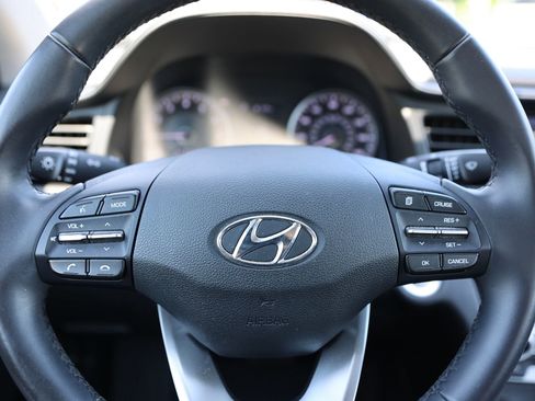 Used 2020 Hyundai Elantra Value Edition w/ Cargo Package (C1) FWD image 32