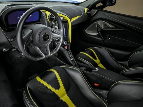 Used 2018 McLaren 720S RWD image 22
