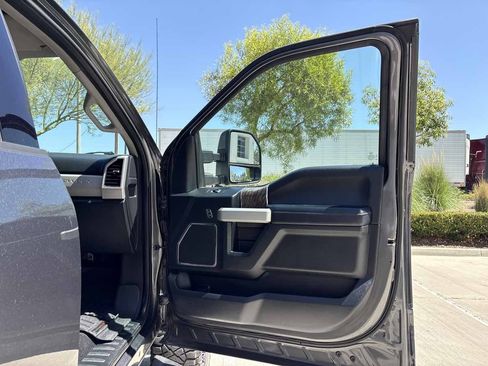 Used 2019 Ford F250 Lariat w/ Lariat Value Package AWD/4WD image 17