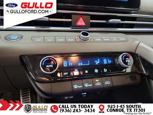 Used 2025 Hyundai Elantra SEL image 26