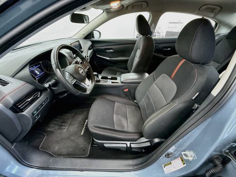 Used 2025 Nissan Sentra SR FWD image 13