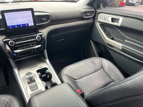 Used 2023 Ford Explorer Limited w/ Equipment Group 301A RWD image 16