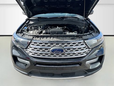 Used 2022 Ford Explorer XLT w/ Equipment Group 202A AWD/4WD image 34
