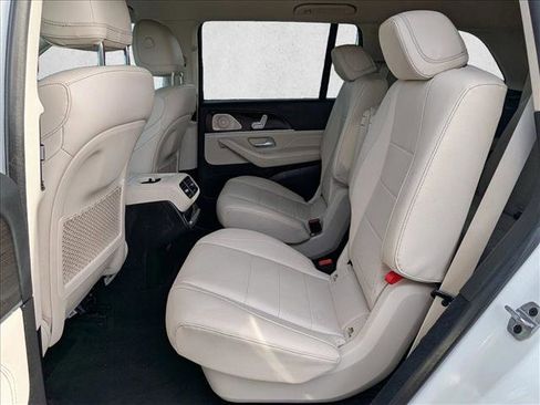 Used 2022 Mercedes-Benz GLS 450 4MATIC image 16
