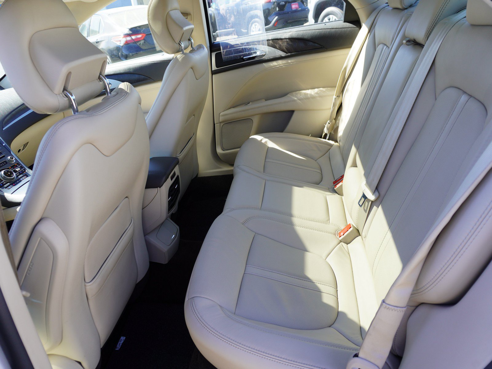 Used 2017 Lincoln MKZ Reserve w/ Technology Package FWD image 12