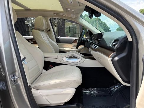 Used 2022 Mercedes-Benz GLS 450 4MATIC image 34