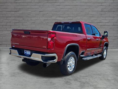 Used 2021 Chevrolet Silverado 2500 LTZ w/ LTZ Convenience Package AWD/4WD image 11