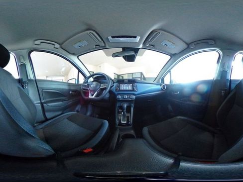 Used 2025 Nissan Versa SV image 40