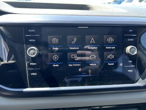 Certified 2023 Volkswagen Taos SE w/ Panoramic Sunroof Package AWD/4WD image 12