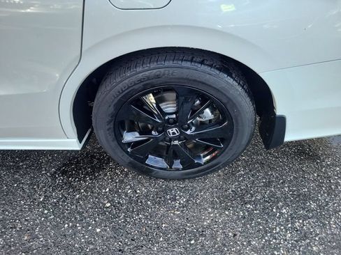 Used 2024 Honda Odyssey Sport image 6